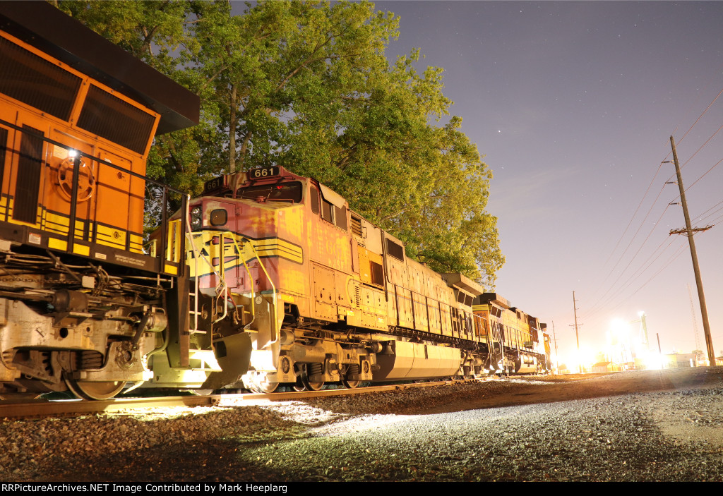 BNSF 661